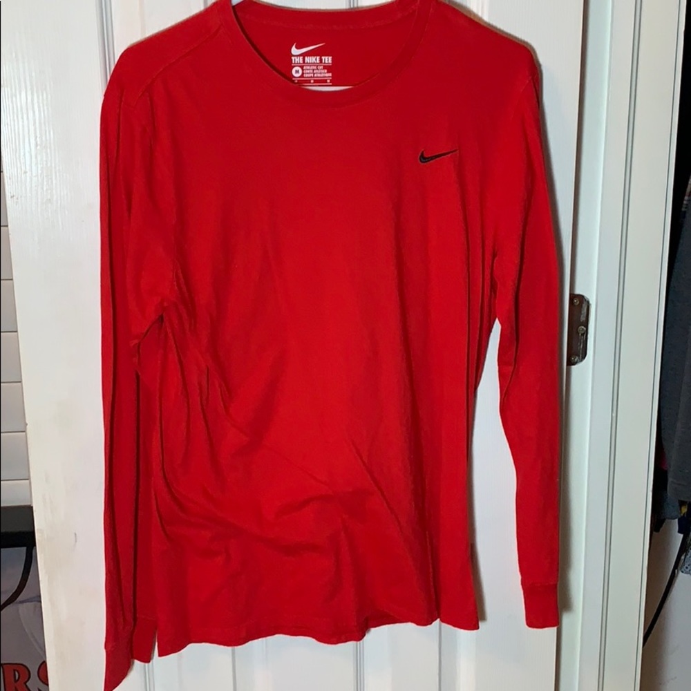 NIKE red tee size M barely worn